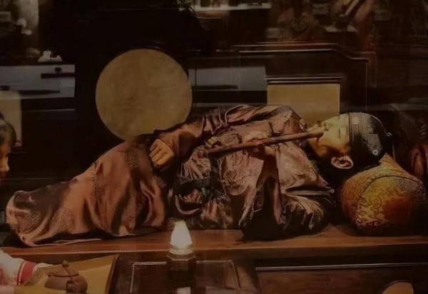 想知道博加德的故事吗？快来看这位影坛巨星的传奇人生。