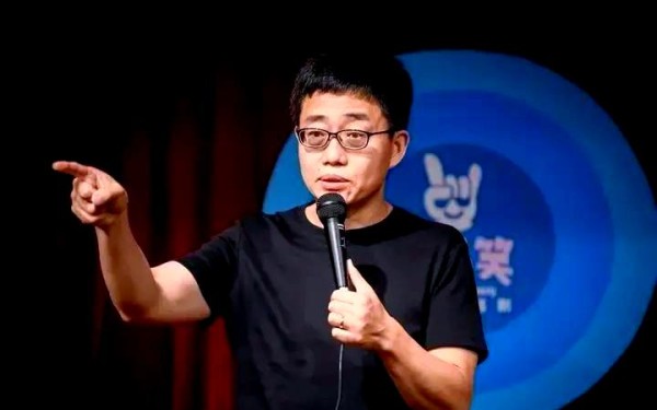 黄西：从科学家到脱口秀明星的非凡旅程