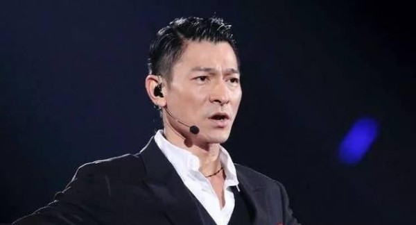 香港十大殿堂男歌手排名：谭咏麟与歌神争第一，刘德华名次垫底！