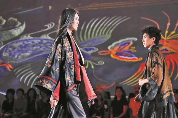 A/W 2024深圳时装周在深圳欢乐海岸正式闭幕。 （主办方供图）