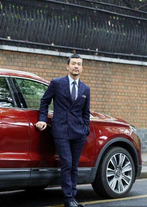这7位实力派演员都是话剧出身, 其中一人受到英媒高度评价
