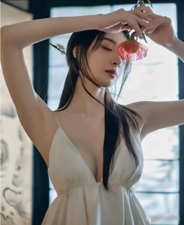 与安欣同行：隆妮的旅行摄影日记，探索世界风情！