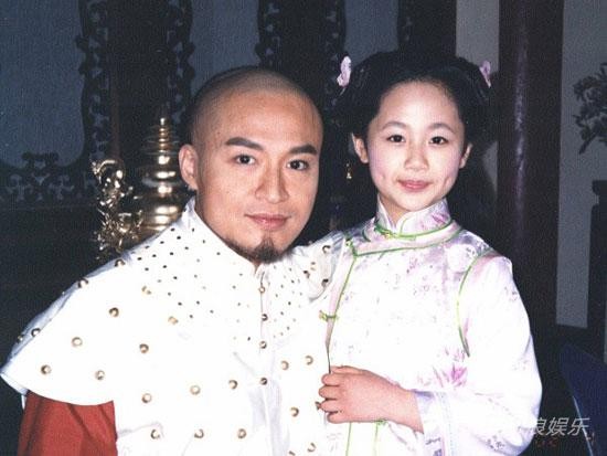 杨紫因上大学赶戏发童年剧照留记忆(组图)