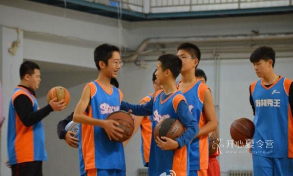 青少年篮球培训营