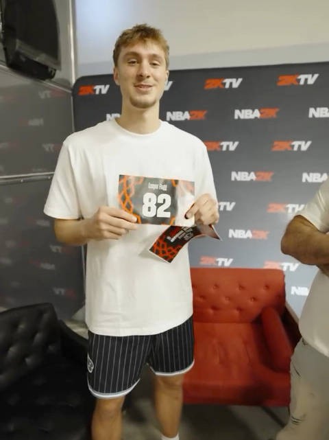 库珀-弗拉格2K26评分82,位列新秀历史第二