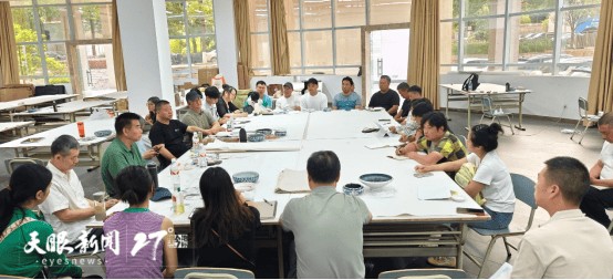 文艺名家岳黔山工作室创作指导培训班在贵州财经大学举行
