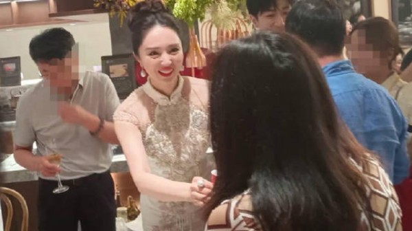 7月16日，有网友曝光董璇与张维伊在男方老家山西大同举办婚宴的照片