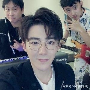 刘宇宁登上跨年晚会，林志玲为其伴舞，网红跟一线明星平起平坐了？