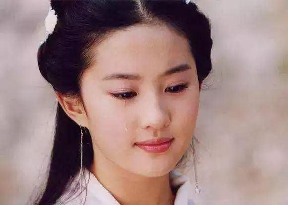 古装剧里面哭泣的女明星，唐嫣面无表情，最后一个哭得我心都碎了
