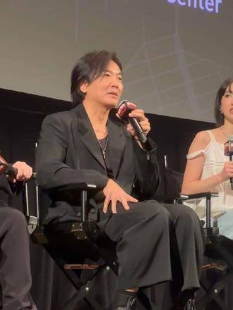 郑伊健状态真棒!回答问题时怎么一直在笑呢