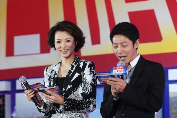董卿密春雷离婚传闻背后：名人隐私如何沦为流量狂欢的牺牲品？