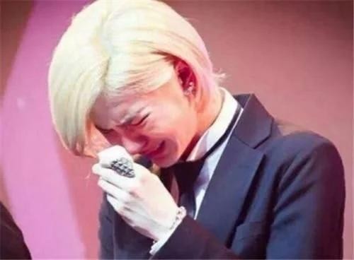 没背景的演员有多心酸？王一博被公司当备胎，彭昱畅更惨