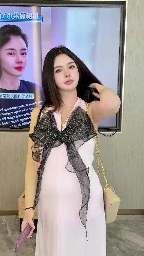 韩安冉沉静在美颜和医美的世界里无法自拔，太美了！