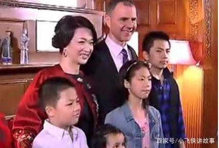 金星复婚后首露面，网友：仙女下凡，越来越有女人味了