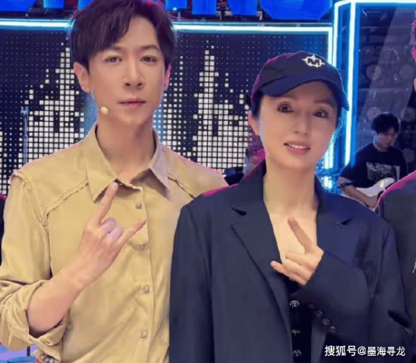 董璇自曝再婚，摆酒席买金镯，明星嫁人也不能免俗 隐秘姐弟恋终曝光