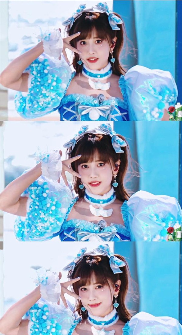 李艺彤与队友互动