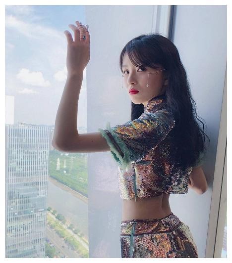 明星新势力榜单：王一博排第一肖战第三，她排第二惹争议