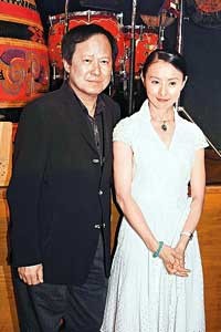 干儿子半裸藏衣柜 武打女星李赛凤搞畸恋