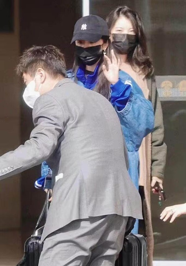 杨幂可以当时尚博主了！随便一穿就很美，这衣品没得挑