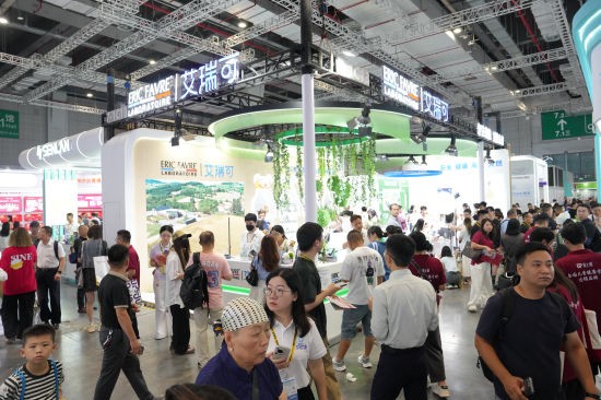 艾瑞可携明星产品亮相CBME DHA儿童营养品展现法式“纯净力”