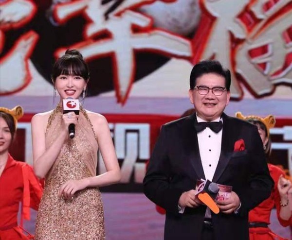 有嘴就行？演员集体转型当主持人，唐嫣杨颖主持卫视春晚引争议