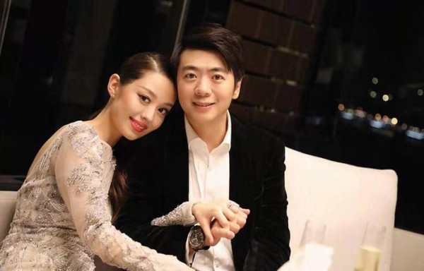 2019年公开恋情的八对明星，前面三对已经结婚，你最想祝福哪对？