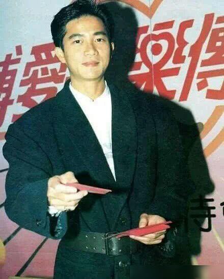 35岁身亡，歌坛常青树，让歌迷扼腕叹息