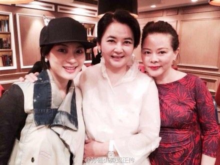刘嘉玲帅气侄子星味十足　盘点明星亲属罕见照片