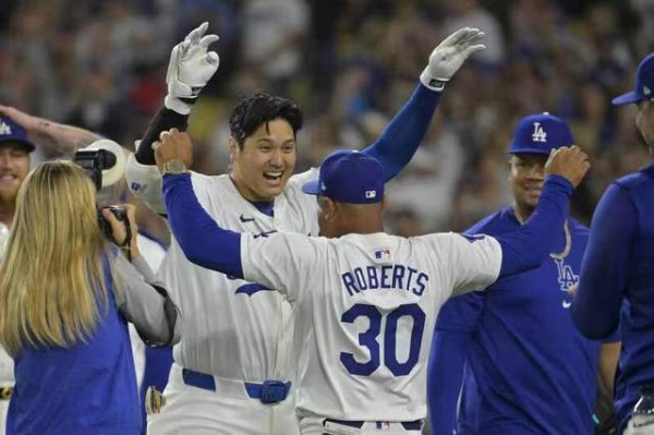 日本棒球明星大谷翔平创队史140年空前纪录，挑战名人堂神兽伟业