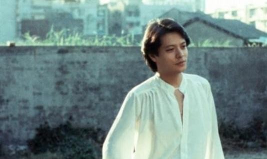 凭借1首歌一夜成名，退出歌坛27年杳无音讯，今疑似成地产大亨