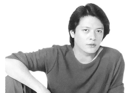 凭借1首歌一夜成名，退出歌坛27年杳无音讯，今疑似成地产大亨