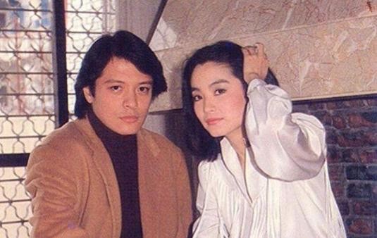 凭借1首歌一夜成名，退出歌坛27年杳无音讯，今疑似成地产大亨