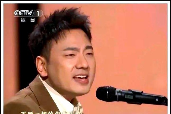 从草根到明星：海来阿木的音乐旅程与影响力