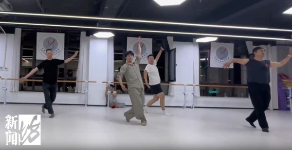 上海新男团正式"出道"！独一无二！团员身份公开了...