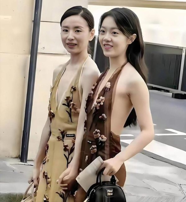 董洁和赵今麦同框饰演母女 少女感对决引发热议