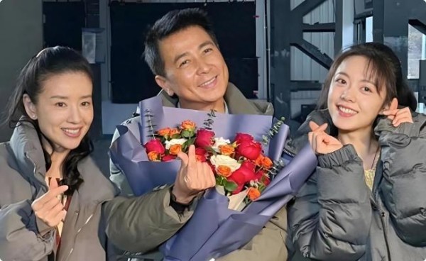 董洁和赵今麦同框饰演母女 少女感对决引发热议