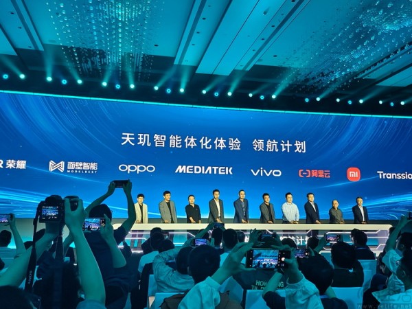 携手“明星朋友圈”，联发科完成“下一代AI”全局定义