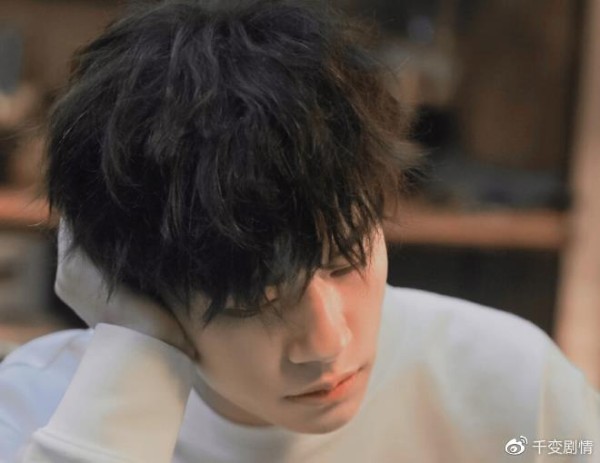 易烊千玺女粉自曝2年追星历程：网贷22万，只能求父母帮还