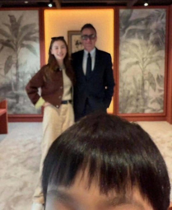 Angelababy育儿经引热议 单亲妈妈带娃有妙招 明星育儿也接地气