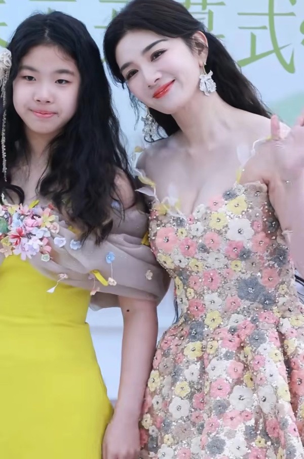 黄奕女儿想当练习生，星二代逐梦背后的家庭教育启示
