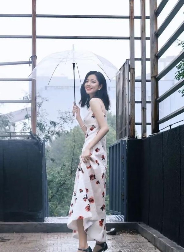 庄达菲：00后崭露头角，演艺圈新星崛起，未来可期的璀璨之路