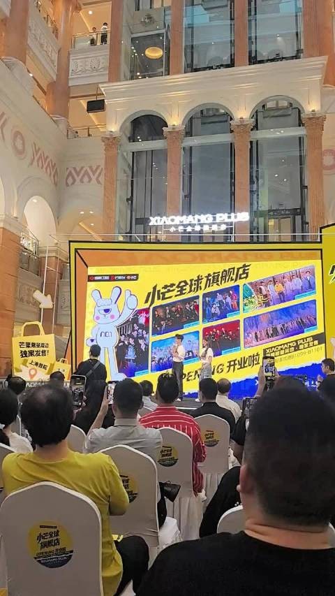 网友偶遇黄晓明，生图颜值引热议