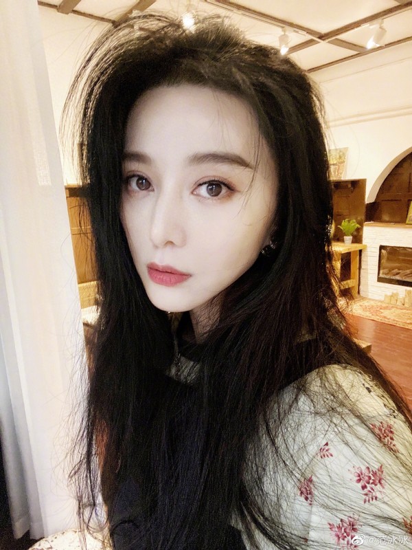 “挑战娱乐圈底线！这些明星被认为是最招人烦的几位，你赞同吗？”