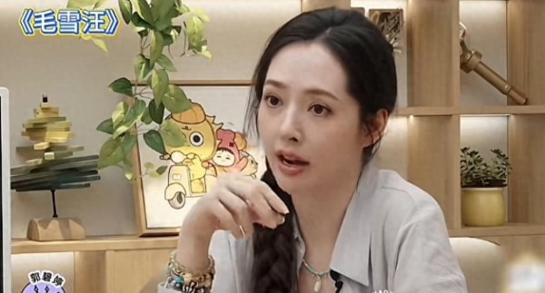 豪门婆媳能处成啥样？向太送地超宠儿媳，获网友点赞
