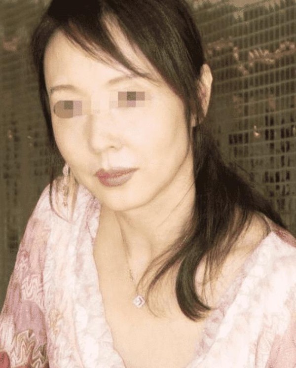 18岁男子和55岁妇女大玩“母子恋”，同居后大妈表示：打算要我老命？