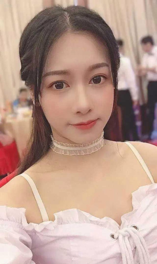 无奈！吴柳芳过往经历曝光，曝每年补助八千，为工作苦等未果