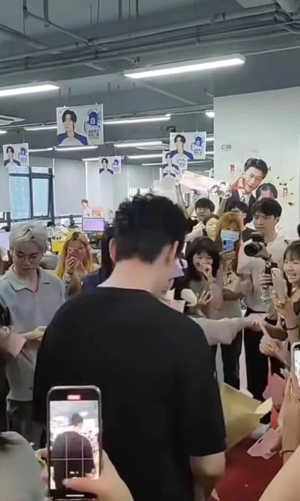 清朗行动再升级？明星扫楼数据泡沫遭……揭秘
