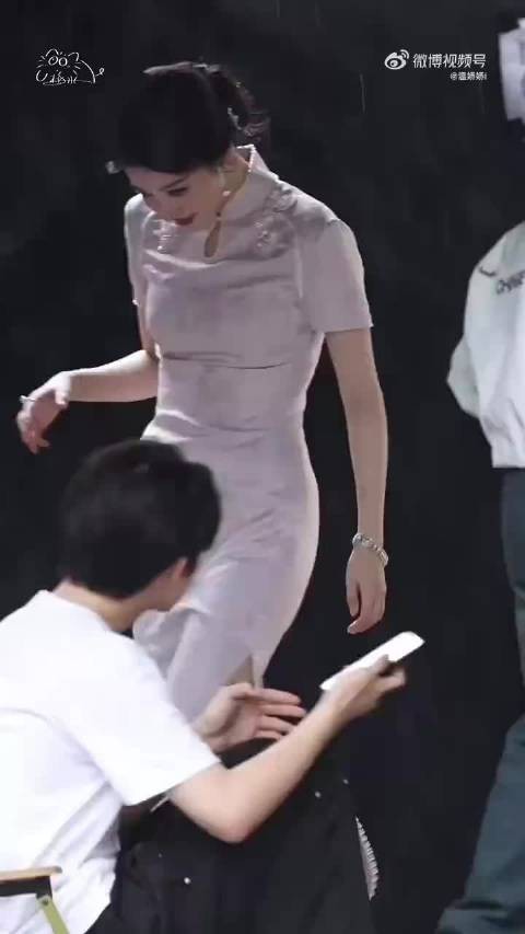 王楚然脸和身材都美得不可方物无懈可击了