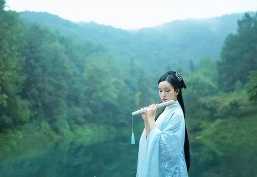才女冯小青什么星座