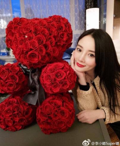 李小璐贾乃亮甜馨过情人节 甜馨又漂亮了 第2张